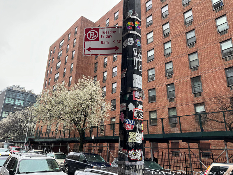Alternate Side Parking (ASP) sign in Lower Manhattan.